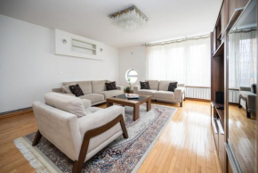 Spacious & Modern Apartment in the City Centre